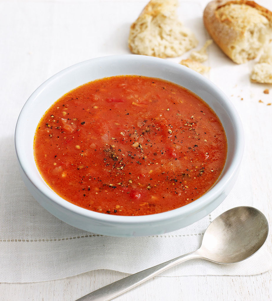 Roasted tomato and garlic soup